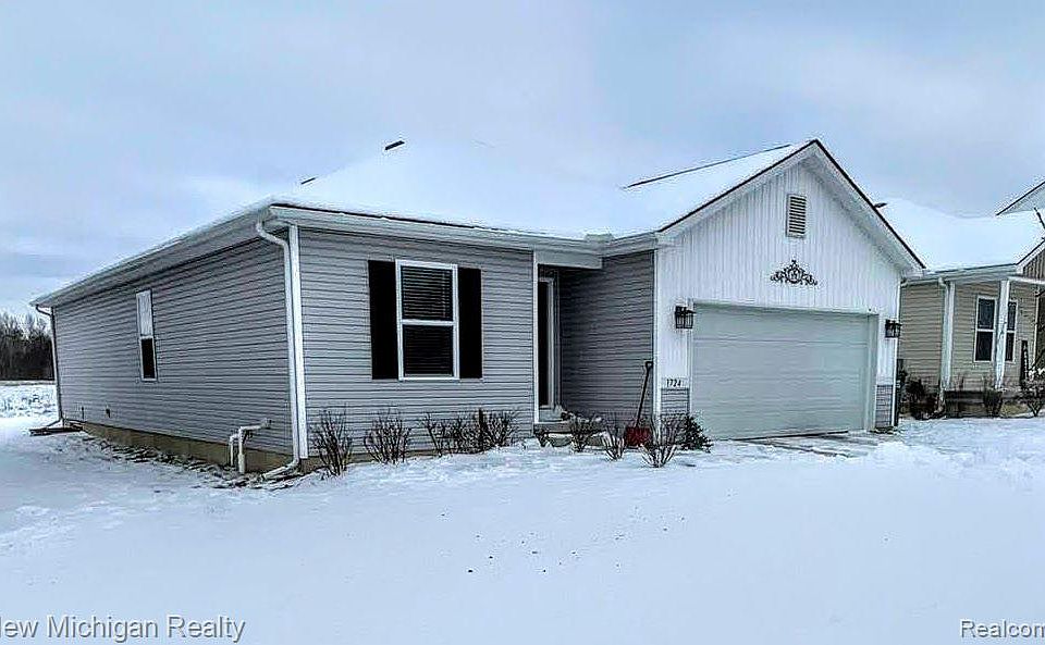 1724 Woodbridge Park Ave, Lapeer, MI 48446 Zillow