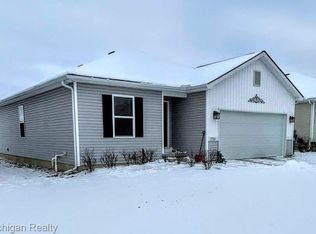 1724 Woodbridge Park Ave, Lapeer, MI 48446