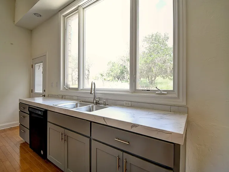 155B Nimitz Dr — Photo 11