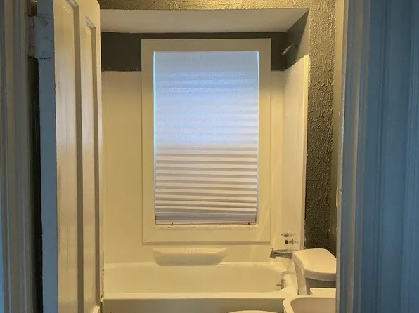 3125 W 16th St, Cleveland, OH