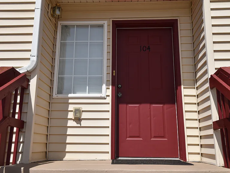 104 Vale St — Photo 3