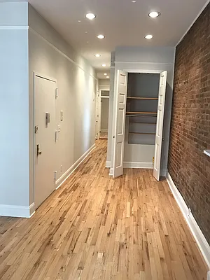 Rented by Metropolis Real Estate of Manhattan | media 5