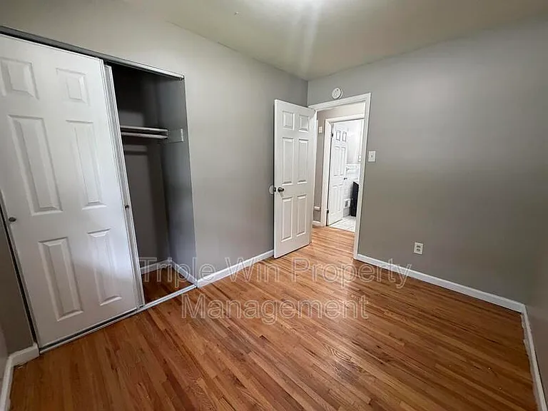 714 Undercliff Dr — Photo 16