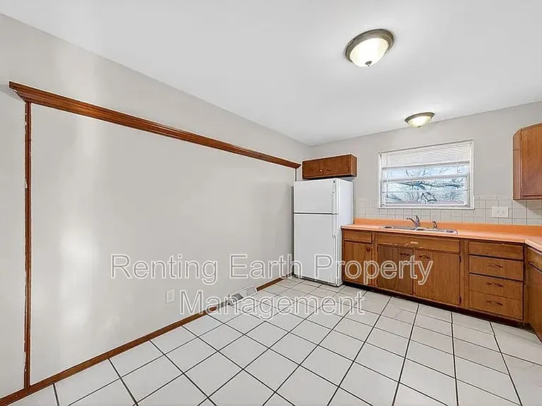 8908 Scottdale Ave — Photo 7