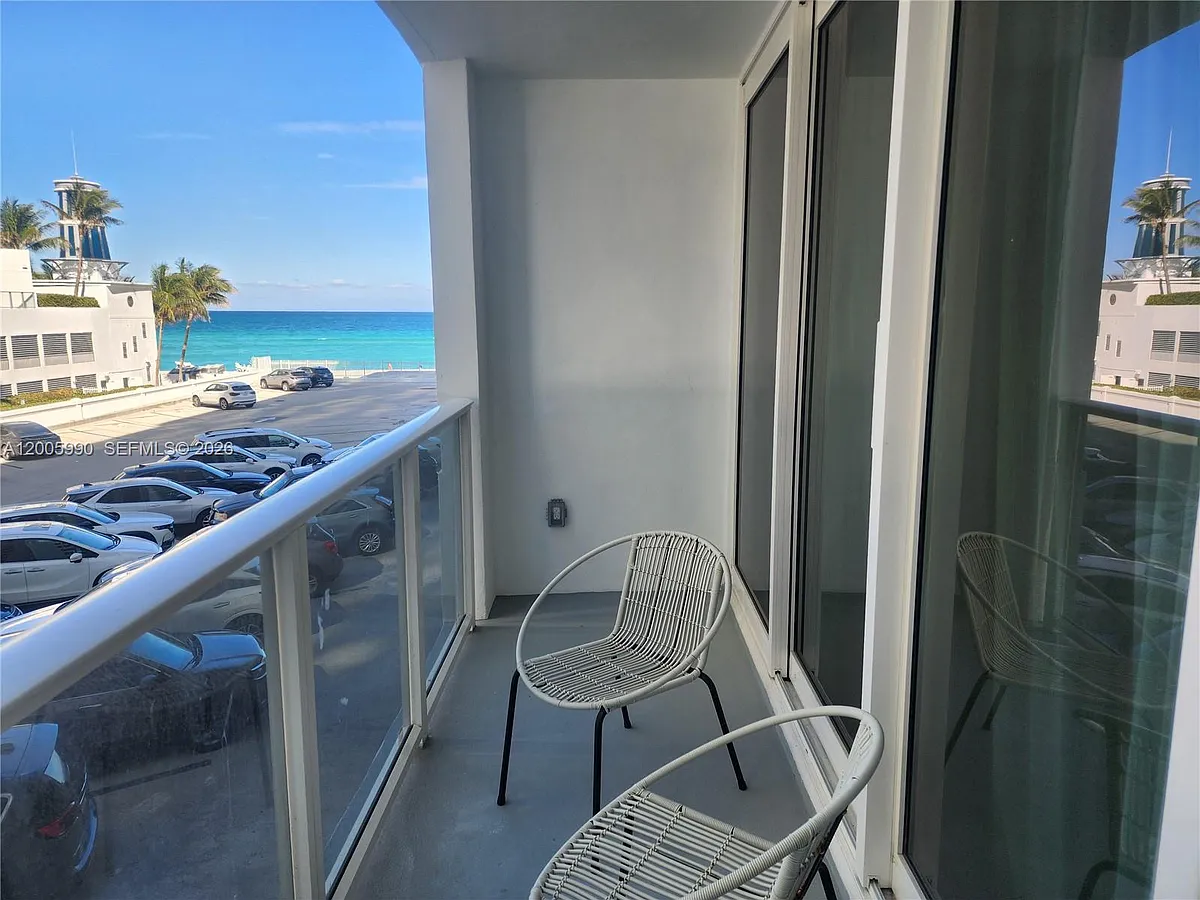 Building Photo - 3505 S Ocean Dr #209