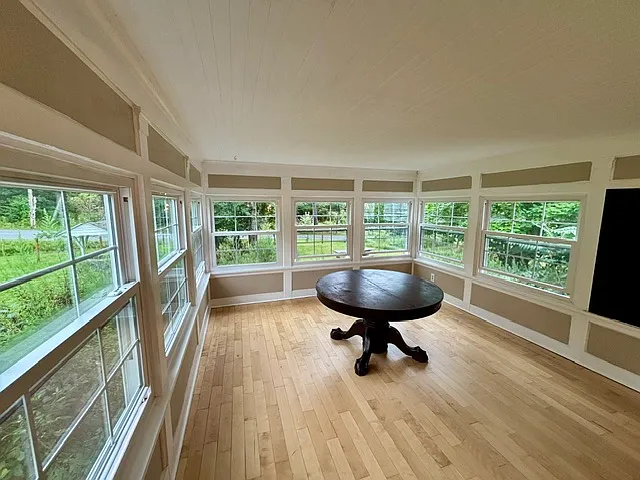 4 bed, 2800 sqft, $3,350 — Photo 4
