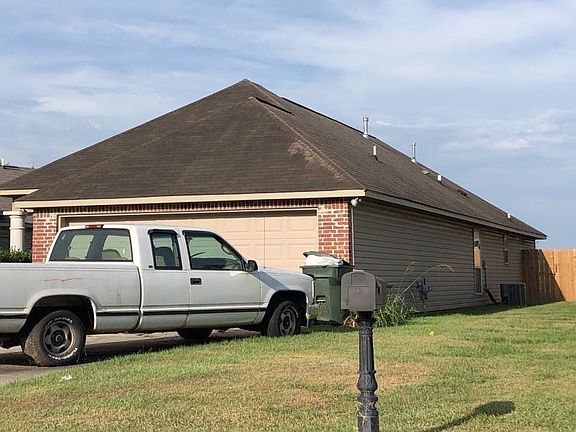 2nd image of 15472 Oakstone Dr