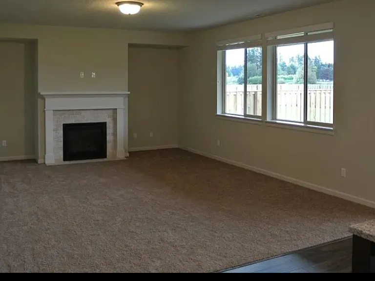 19008 NE 29th Dr — Photo 12