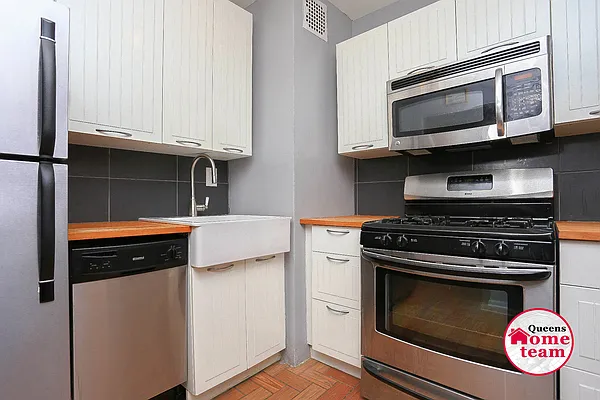 Sold by Keller Williams Realty Landmark II | media 14