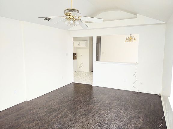3rd image of 3113 Cedar Hill St