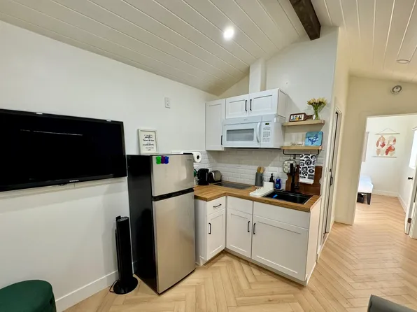 (undisclosed Address), Huntington Beach, CA 92648