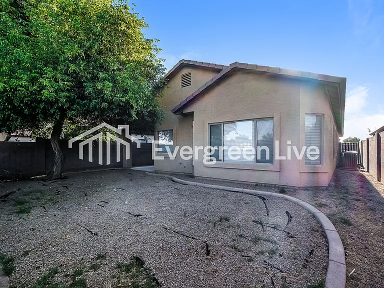 6026 N 68th Dr — Photo 15