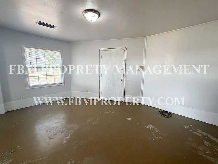 2200 Country Club Rd #A — Photo 2