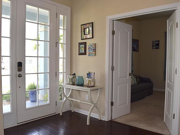 4th image of 108 Tamarac Ave
