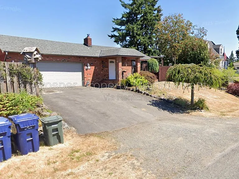1323 S 35th St — Photo 3
