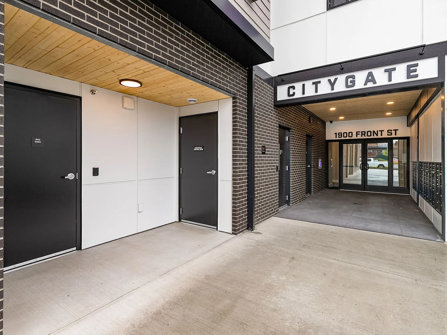 City Gate Apartments — Photo 3