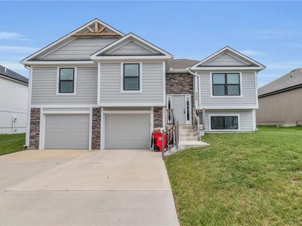 505 SW Hillside Dr, Grain Valley, MO 64029