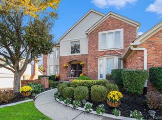 1941 Mapleridge Rd, Rochester Hills, MI 48309