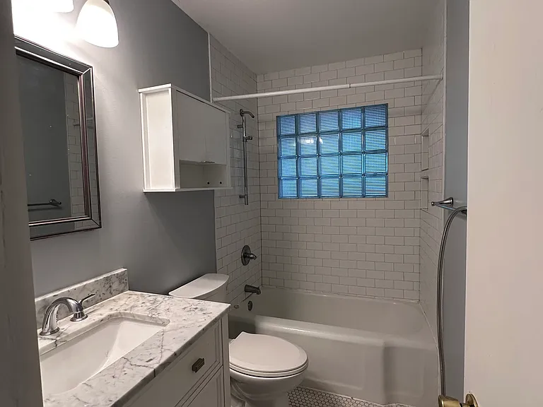 2720 NW 49th St — Photo 3