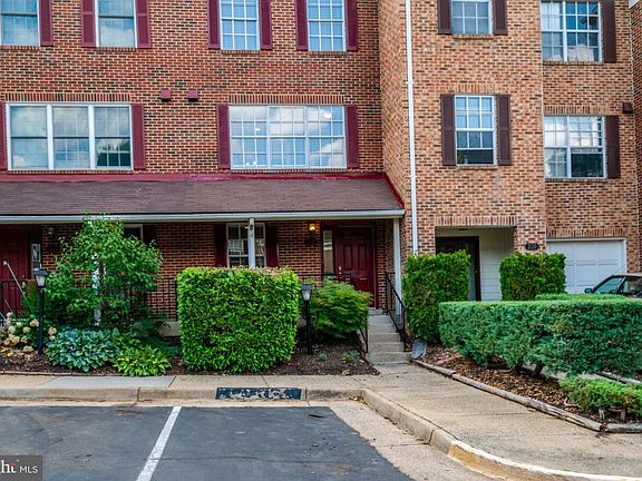 4th image of 2122 Hutchison Grove Ct