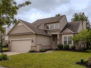 233 Lexington Cir, Broadview Heights, OH 44147