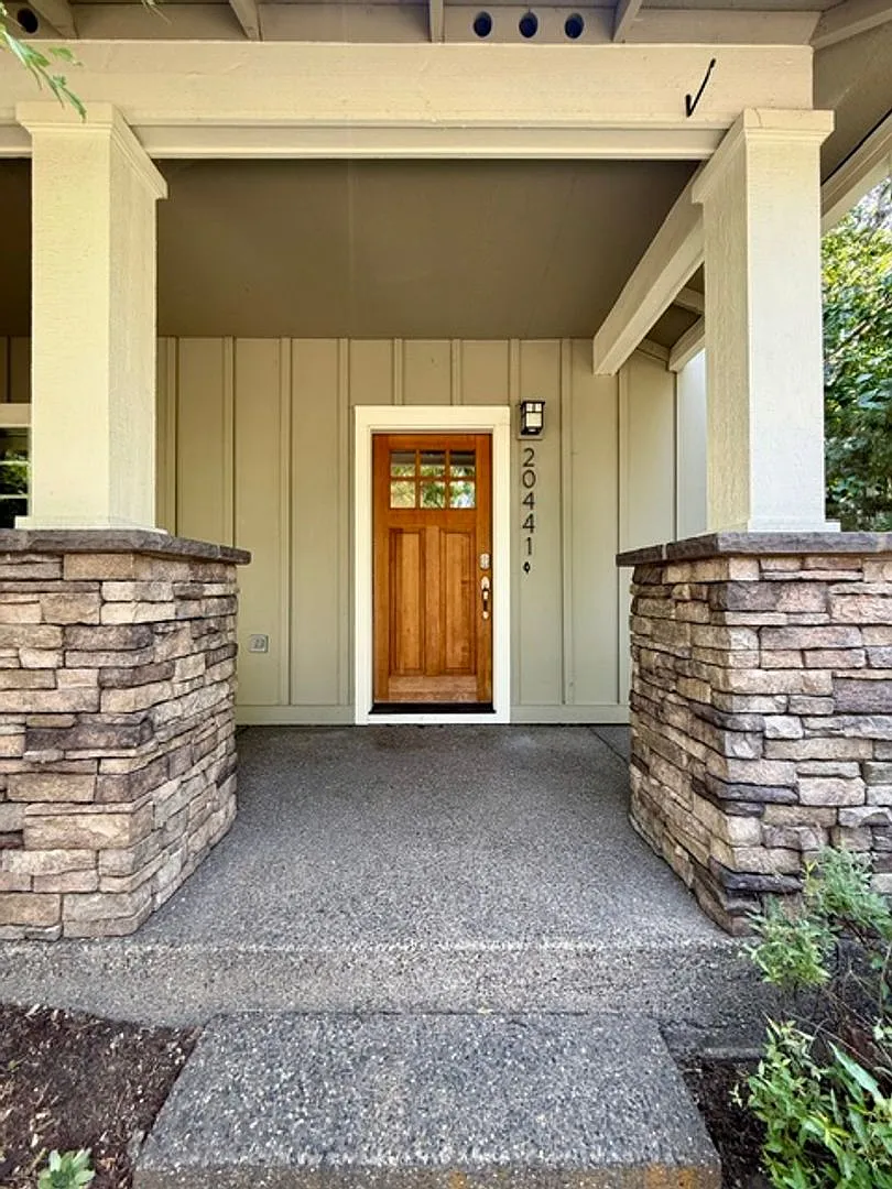 Spacious 2,232 Sq. Ft. 4 Bed, 3.5 Bath Home with Central A/C! — Photo 1