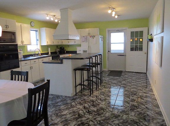 3rd image of 129 Whippoorwill Ln