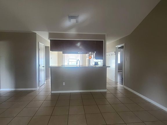 5th image of 5335 Lincoln Green Dr