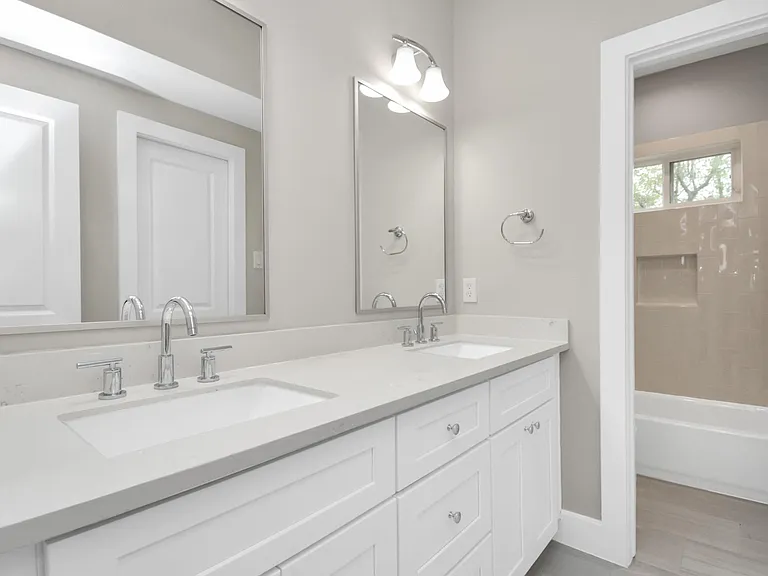 2903 Sherwood Green Ln — Photo 13