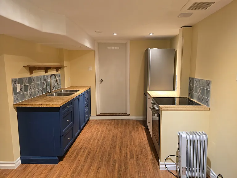 32 Tiffany St E #2 — Photo 2