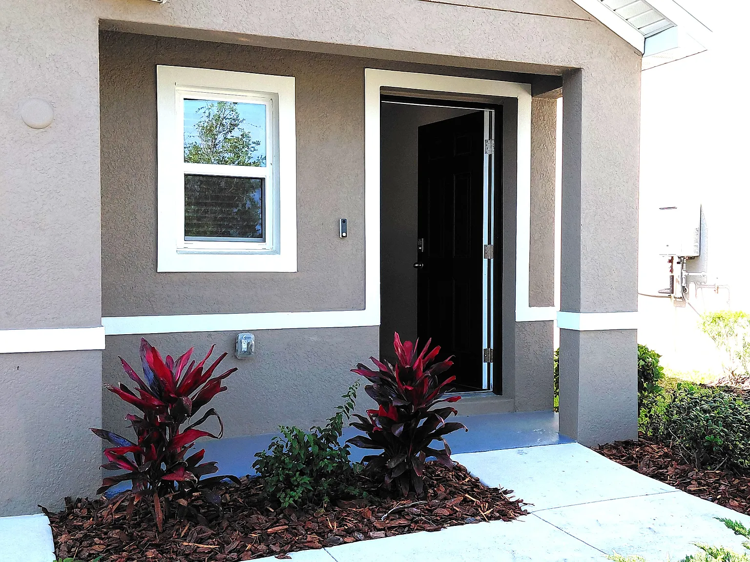 3 bed, 1560 sqft, $2,450 — Photo 2