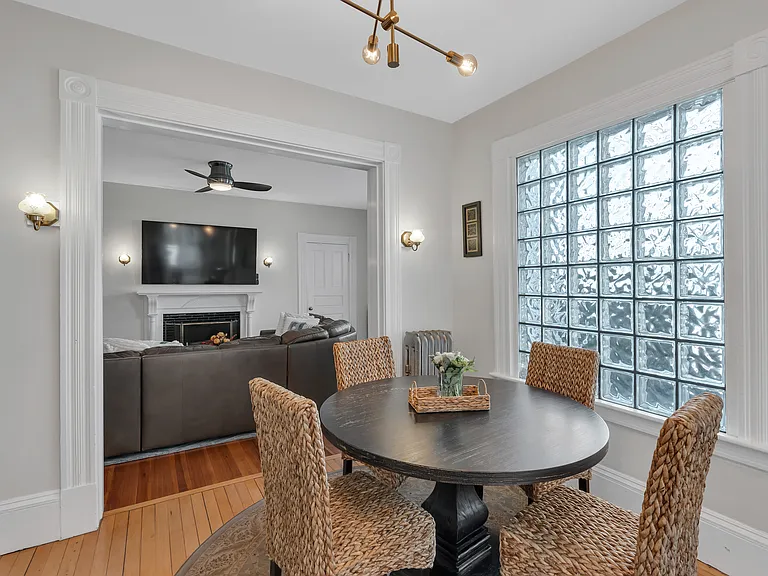 70 Humboldt Ave — Photo 4