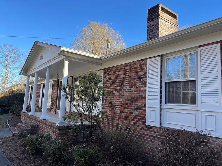1908 Country Club Rd — Photo 1