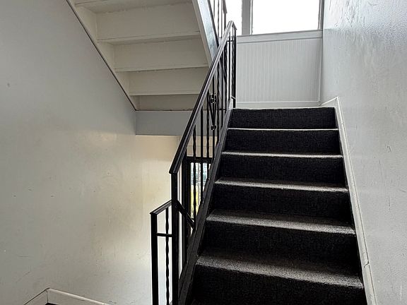 3rd image of 179 Elm St APT 6