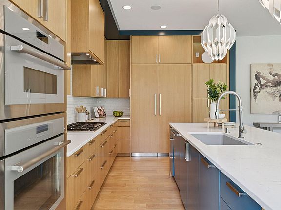 5th image of 1726 Kenwood Pkwy #100