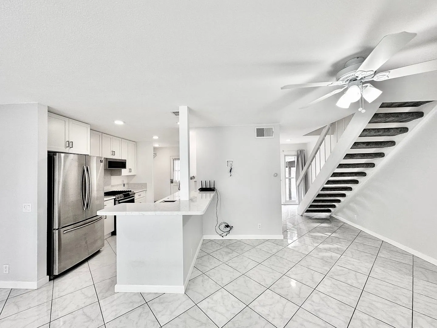 For Rent - Charming Poway 2br/1.5 Ba Full Remodel Townhome Privately Located With A Fenced Backya... — Photo 3