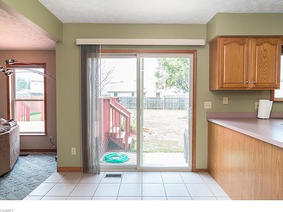 2nd image of 537 Oakdale Cir
