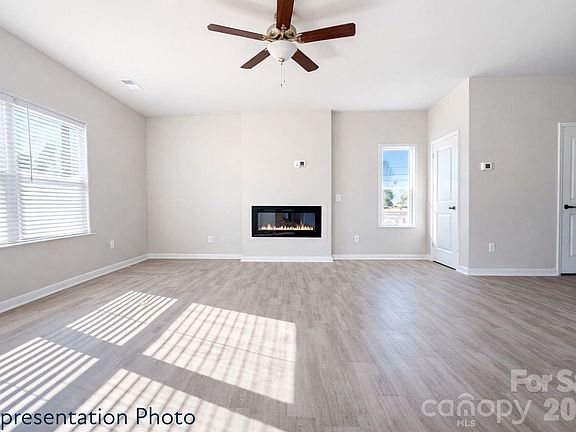 5th image of 205 Roxanna Ct