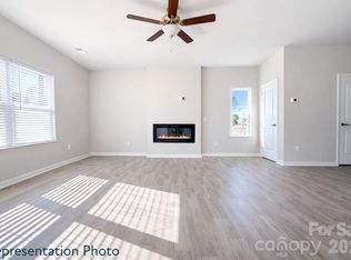 211 Roxanna Ct, Shelby, NC 28152