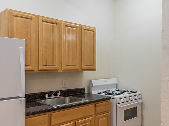 3rd image of 175 Stockholm St APT 206