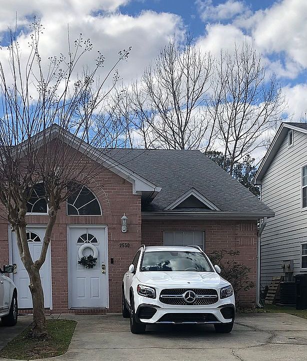 1st image of 2550 Golden Park Ln