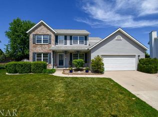 3126 Ridge Crest Dr, Bloomington, IL 61704