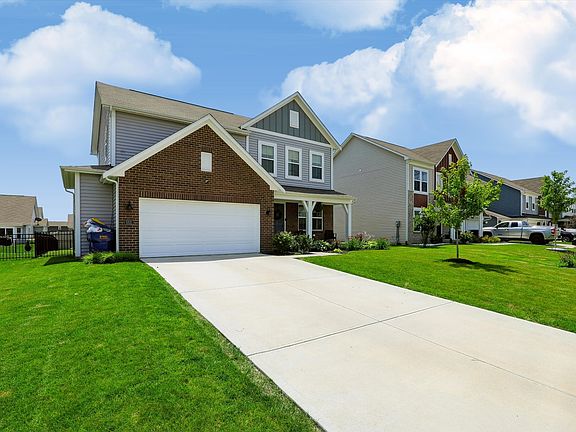2nd image of 5521 Woods Pointe Dr