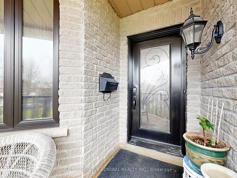 32 Stephanie Ln #UPPER — Photo 3