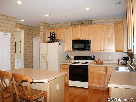 4th image of 6202 Alletta Cir