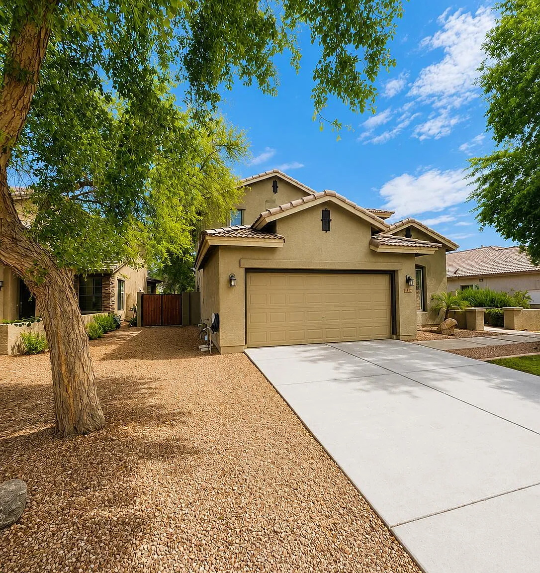 4 bed, 7.0 bath, 2374 sqft, $3,200 — Photo 2