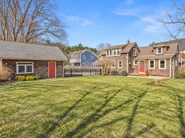 14 Morse Ct, Manchester, MA 01944