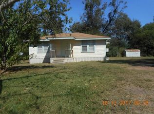 461 S C Ave, Garrison, TX 75946