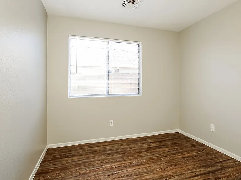 3326 W Shumway Farm Rd — Photo 11