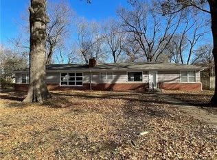 10623 Palmer Ave, Kansas City, MO 64134